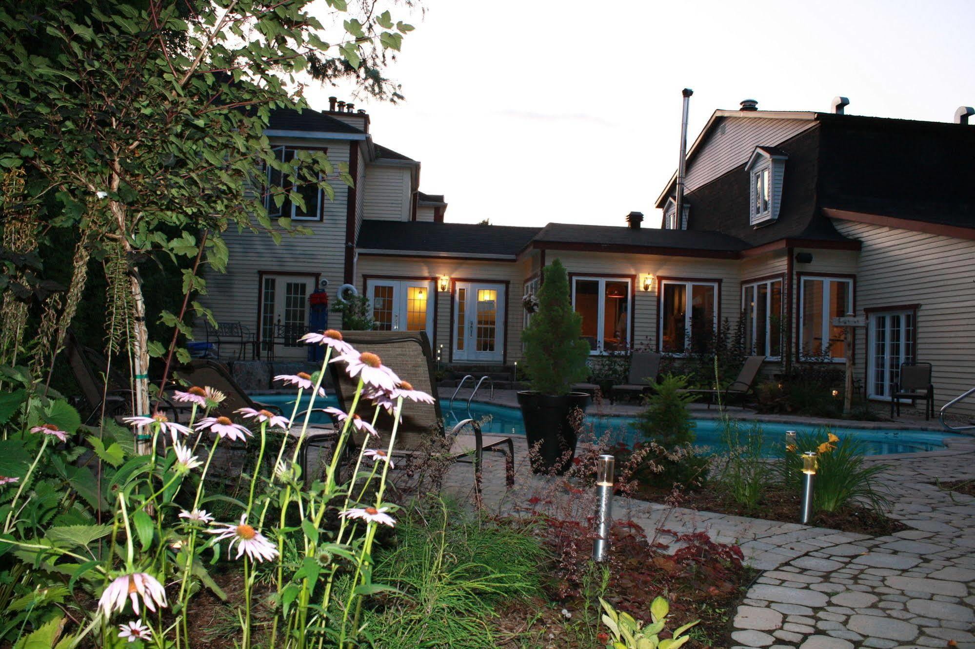 Relais St-Denis Ξενοδοχείο Saint-Sauveur-des-Monts Εξωτερικό φωτογραφία